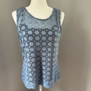 Skyes the Limit Size M Two piece top. Cami liner and laced shell